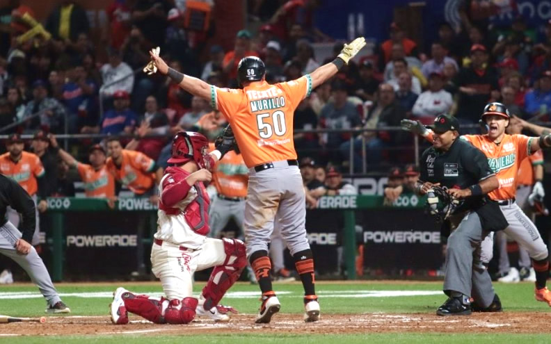 GEBDeportes's tweet image. ⚾️ #LMP #FinalLMP #DatoGEB

¡Sacan la escoba!

Naranjeros se corona tras 10 años, obtiene su Título 17° y cerró con 11 victorias seguidas.

Serie Final - Pizarra Final

C   H   E
4    6   0 - @ClubNaranjeros (4-0)
0    7   0 - @Venados_MZT (0-4)

W: Matson (1-0) L: Miranda (0-3)