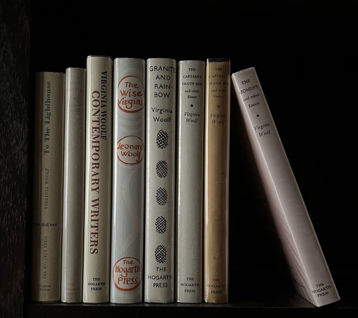StuartKells's tweet image. Library shelfie day #shelfieday #libraryshelfieday #everyday