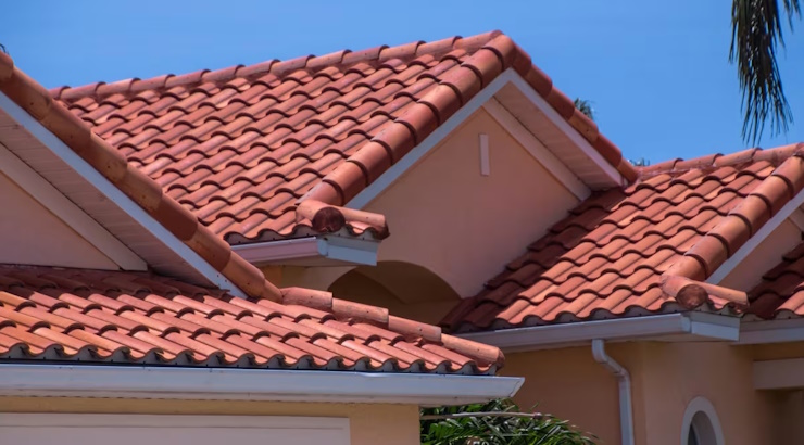 Smart roofing 🏡

When it comes to choosing a roof system for a house, many factors come into play, each influencing the aesthetics, functionality and longevity of the roofing.
