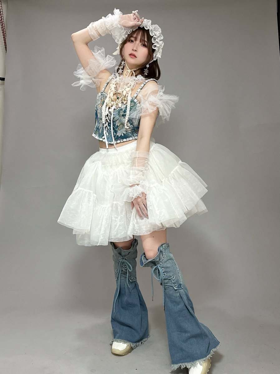 大天才カオスさんに最高のスタイリングしてもらったのよん🥹🤍✨✨✨ https://t.co/Q8ared7wGp