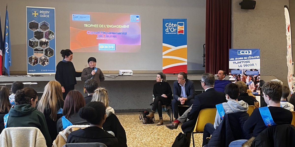 Laurent Schembri (@laurentschembri) on Twitter photo Les 54 conseillers départementaux Jeunes venus des 54 collèges de #CôtedOr ont choisi le futur #Trophée de l’Engagement, parmi douze propositions créées par des CDJ, qui sera décerné chaque année en partenariat avec la <a href="/Smlh21/">SMLH Côte d'Or 21</a> à un collège du département. Les 54 conseillers départementaux Jeunes venus des 54 collèges de #CôtedOr ont choisi le futur #Trophée de l’Engagement, parmi douze propositions créées par des CDJ, qui sera décerné chaque année en partenariat avec la <a href="/Smlh21/">SMLH Côte d'Or 21</a> à un collège du département.
