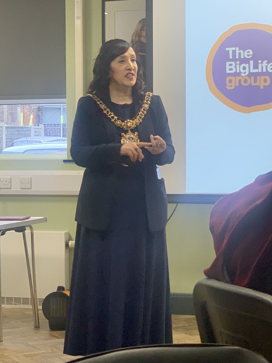 #CareerInspiration - @BigLifeTweets providing inspirational speakers for women of colour! Yes to @Yasmine_Dar and thank you for all you do for our communities.