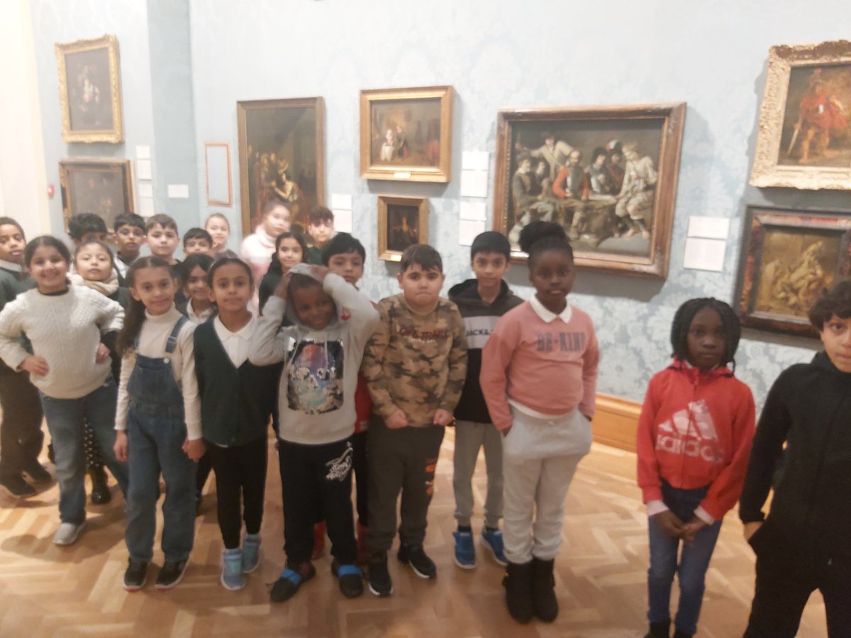 Mrs_Biggin1's tweet photo. We had a very interesting visit to Cardiff Museum this week, looking for different styles of Anatomy art. https://t.co/ihbiRXbvyU