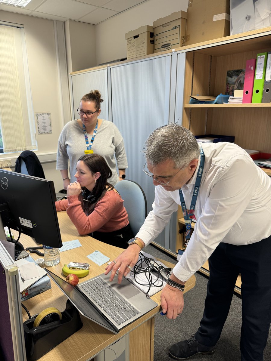 MpftDigital's tweet photo. The Digital Team visited Hayood Hospital this Tuesday!
Let's hear from the team👩💻
"It was fantastic spending a day on site, seeing immediate impact and building connections." -@bjeeves (ACCIO)
"We had a great day supporting teams with IT queries." - Andy Crisp (Digital Angel) https://t.co/q0PcHn8nZg
