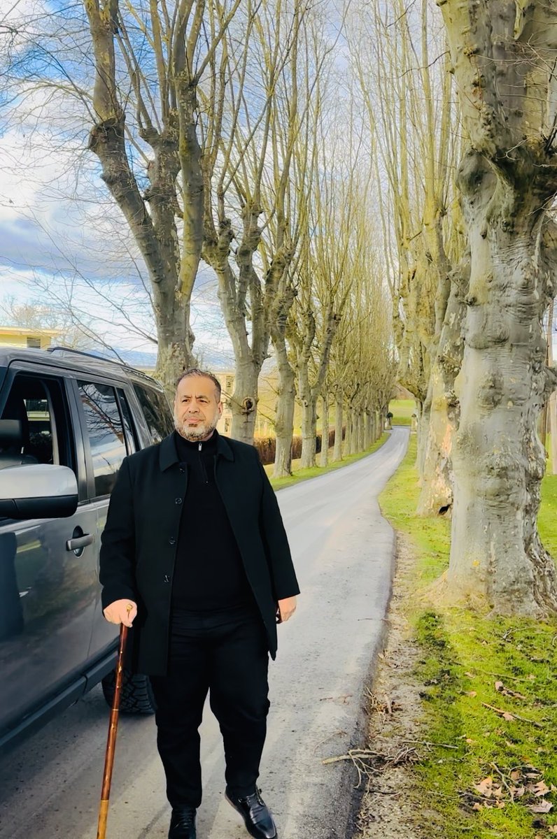 قريبا نراكم باذن الله تعالى في صنعاء البطولة والصمود انه شرف عظيم الانتماء لله واليمن 
اليمن بحاجة لرجال يعزونها أمثال الانصار 
لا لمن يذلونها من فنادق الخمسة نجوم 
سلام الله على صنعاء