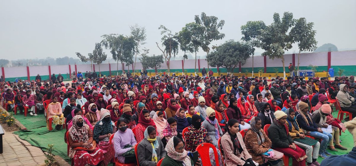 sanjayjaiswalMP's tweet image. आज भारतीय जनता युवा मोर्चा द्वारा आयोजित नमो नवमतदाता सम्मेलन के तहत NGM पब्लिक स्कूल भेलाही में शामिल होकर आदरणीय प्रधानमंत्री श्री @narendramodi जी के सम्बोधन को सुना और मौजूद युवाओं के साथ संवाद किया।
#MeraPehlaVoteModiKo
#NaMoNavMatData
1/2