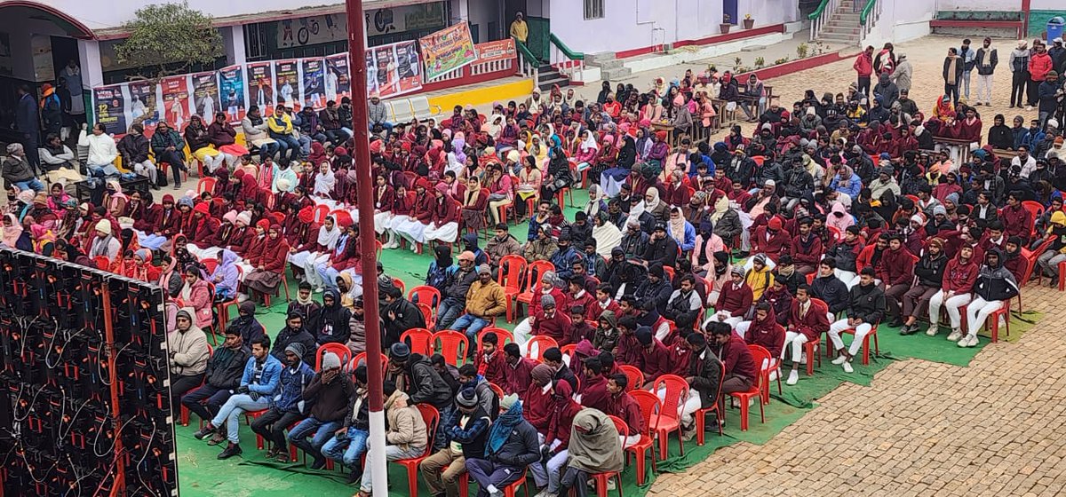 sanjayjaiswalMP's tweet image. आज भारतीय जनता युवा मोर्चा द्वारा आयोजित नमो नवमतदाता सम्मेलन के तहत NGM पब्लिक स्कूल भेलाही में शामिल होकर आदरणीय प्रधानमंत्री श्री @narendramodi जी के सम्बोधन को सुना और मौजूद युवाओं के साथ संवाद किया।
#MeraPehlaVoteModiKo
#NaMoNavMatData
1/2