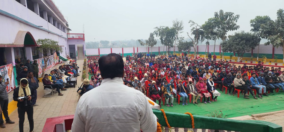 sanjayjaiswalMP's tweet image. आज भारतीय जनता युवा मोर्चा द्वारा आयोजित नमो नवमतदाता सम्मेलन के तहत NGM पब्लिक स्कूल भेलाही में शामिल होकर आदरणीय प्रधानमंत्री श्री @narendramodi जी के सम्बोधन को सुना और मौजूद युवाओं के साथ संवाद किया।
#MeraPehlaVoteModiKo
#NaMoNavMatData
1/2