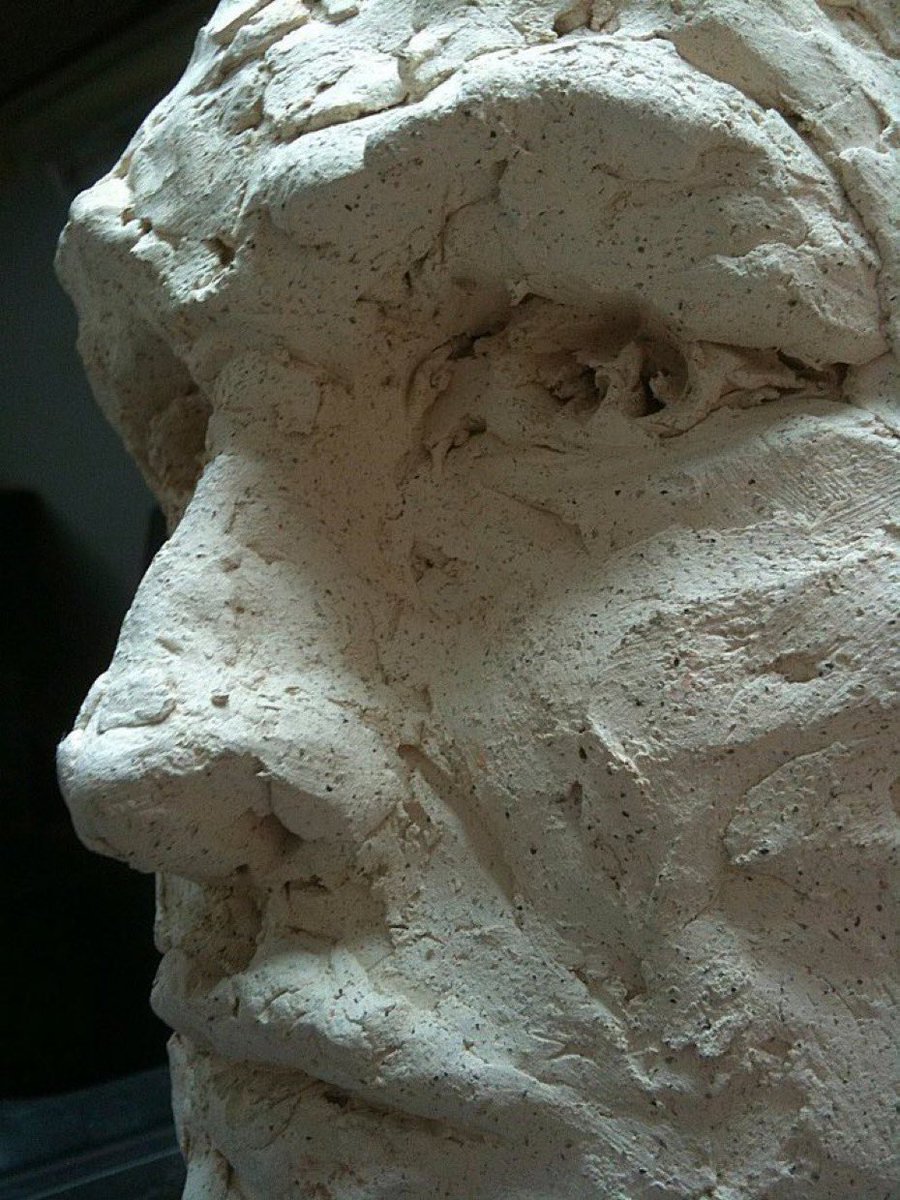 QuantumARTglmts's tweet image. Sculpture.
The art of making stone breathe.