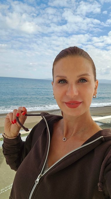 Heute etwas versp&auml;tet aber trotzdem bekommt ihr eure morgendliche Portion Sonne von mir..   Kommt gut<a href="/tag/picoftheday"class="tags"><span>#picoftheday</span></a><a href="/tag/sexy"class="tags"><span>#sexy</span></a><a href="/tag/bestfans"class="tags"><span>#bestfans</span></a><a href="/tag/sexymorning"class="tags"><span>#sexymorning</span></a><a href="/tag/be"class="tags"><span>#be</span></a>