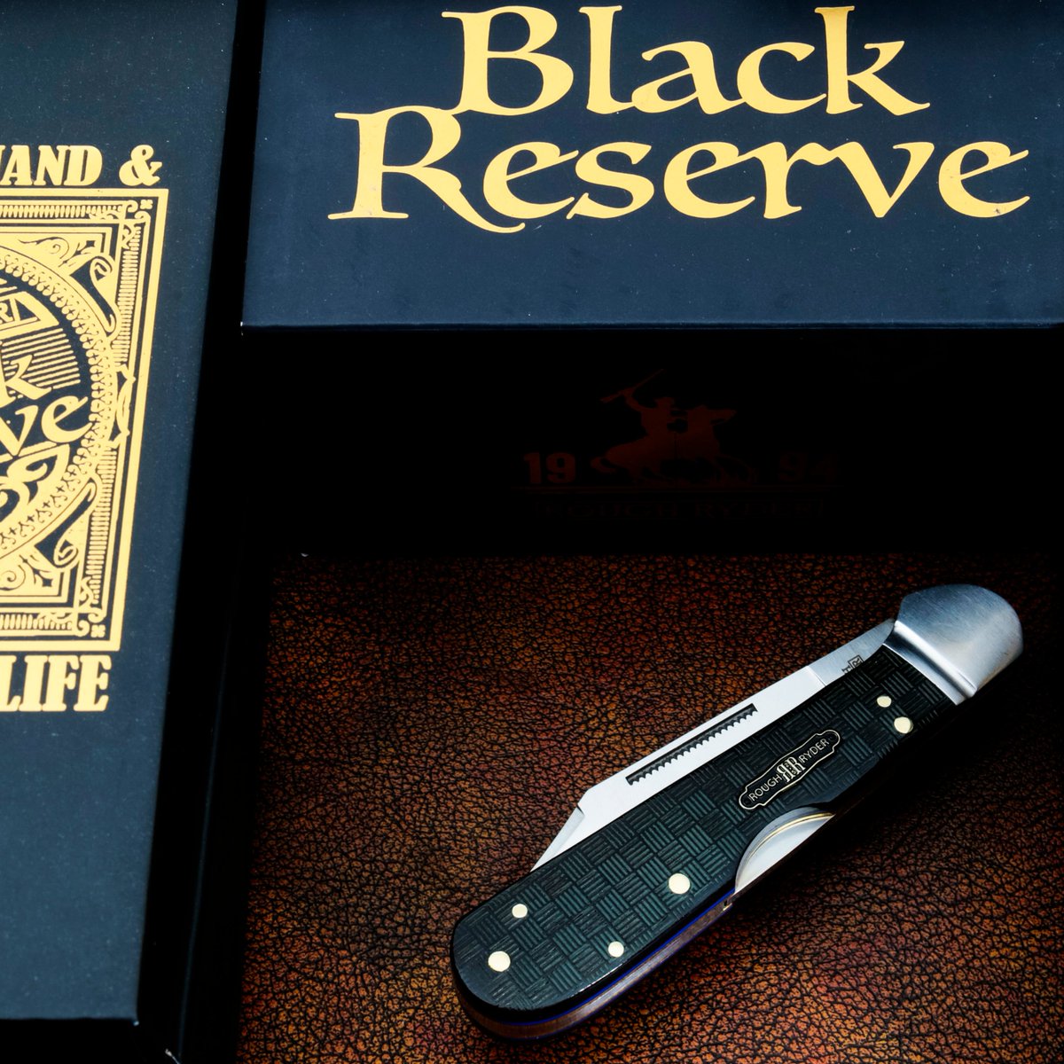 bit.ly/47OEfcc
Built by hand and backed for life The NEW Rough Ryder Black Reserve Series is built and designed by collectors for collectors. Black Reserve Copperhead has a 2.62' clip point blade with a sturdy back lock & black basketweave Pakkawood handles
Link in Bio!