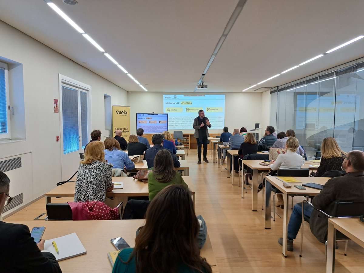 🌐 389 #PuntosVuela desplegados, 400 ➕ en camino y el reto de convertirlos en espacios de encuentro llenos de #Talento, #Oportunidades y #Conexión. 🙌🏻 ¡Manos a la obra! 🙌🏻 #TransformacionDigital #Comunicación #JornadasCFR

📍 <a href="/AgenciaDigAnd/">Agencia Digital de Andalucía</a>  <a href="/juanluiscruz_/">Juan Luis Cruz</a>