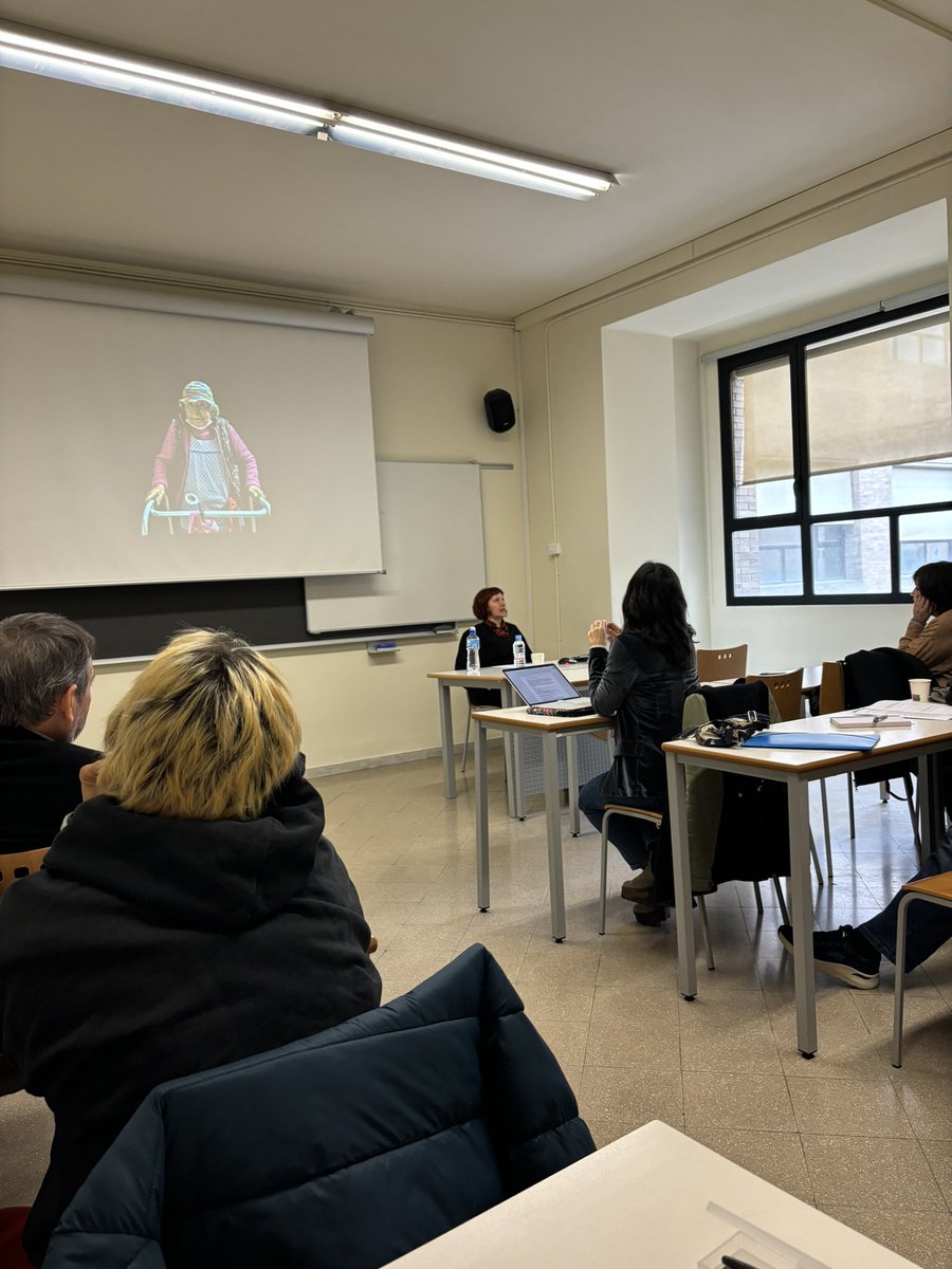 Avui al <a href="/CoCantropologia/">CoCA.antropologia</a> hi ha hagut un simposi coordinat per l’<a href="/FabregaEmma/">Emma Fàbrega Domènech</a>, “Donant visibilitat a la vellesa: L'envelliment com a eix de desigualtat en l'antropologia”, en què també han participat altres membres del GENI.