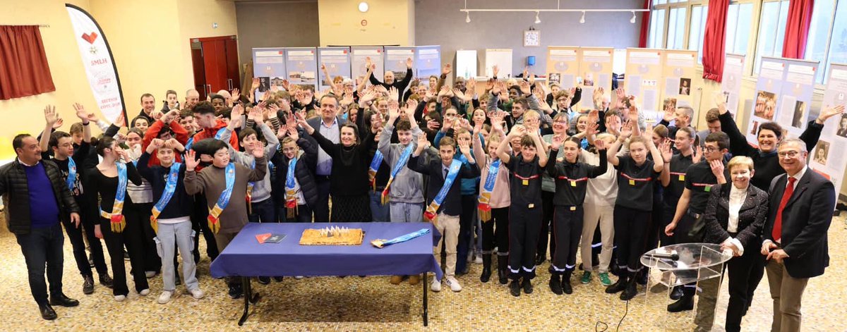 Très heureux d’avoir accueilli à <a href="/ReceysurOurce/">Commune de Recey-sur-Ource</a> aux côtés de Catherine Louis, vp du <a href="/CD_CotedOr/">Côte-d'Or</a> et de Mélissa Mougin, #CDJ du collège Henri-Morat, la session délocalisée du <a href="/CDJ_cotedor/">Conseil Départemental des Jeunes de la Côte-d'Or</a> !
Une belle journée sous le signe de l’engagement et de la citoyenneté.