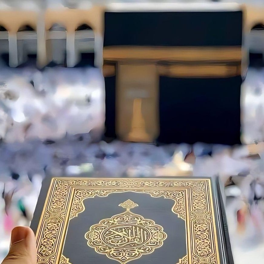 A_hydar_'s tweet photo. The King has arrived, the only person born inside the holy ka'aba "Ali (as)" Nafsur-rasul. 

#13thRajab
#Ameeralmuminin https://t.co/csGWoAhwaw