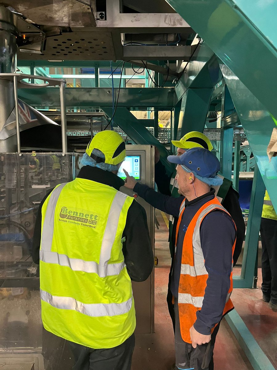 BennettPotatoes's tweet image. We welcomed @GIC_Packaging on site today to train and up skill some of our team members.

We are actively looking to hire team members in the factory, if this is something that would interest you please get in touch. 

📧 info@bennettpotatoes.co.uk
☎️ +44 1652 650317