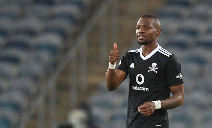 Sniper. Is. Back. 😍🙅🏴‍☠️

I'm a huge Mabasa fan, the man scores goals for a living and is for me SA's top striker in the #dstvprem

Welcome back Tsego! 

#orlandopirates
#oncealways