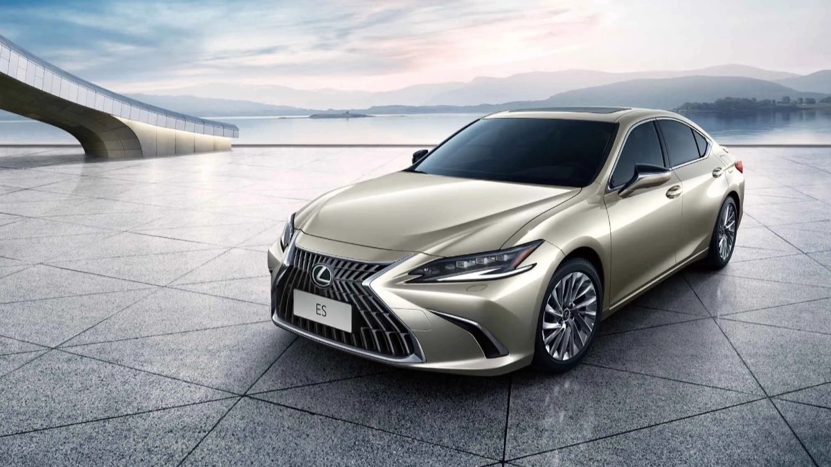 LexusiaNews's tweet image. The Lexus ES is the best-selling import in China for the 7th year in a row. The Lexus NX surges from #12 last year to #5. #Lexus #LexusES #LexusNX bestsellingcarsblog.com/2024/01/china-…