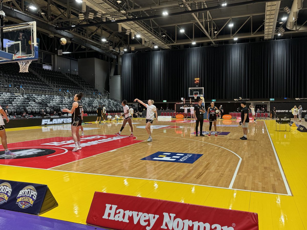 Going to be getting under way soon at the Quaycentre in the game between ⁦@TheSydneyFlames⁩ and the ⁦@SouthsideFlyers⁩ 

#wnbl24