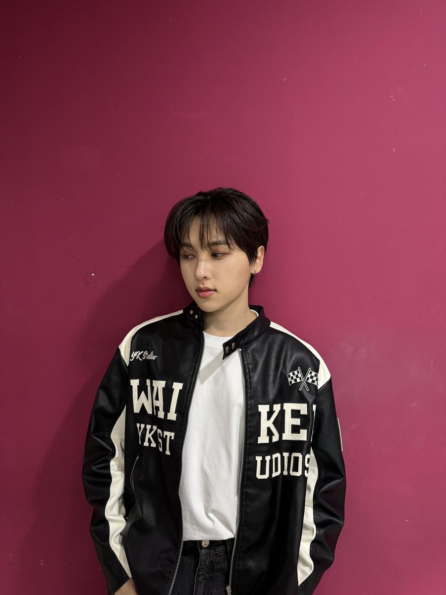 OnlyOneOfmember's tweet photo. [#리에] 👉🏻😎👈🏻

#OnlyOneOf #온리원오브 https://t.co/navVVQmhZN