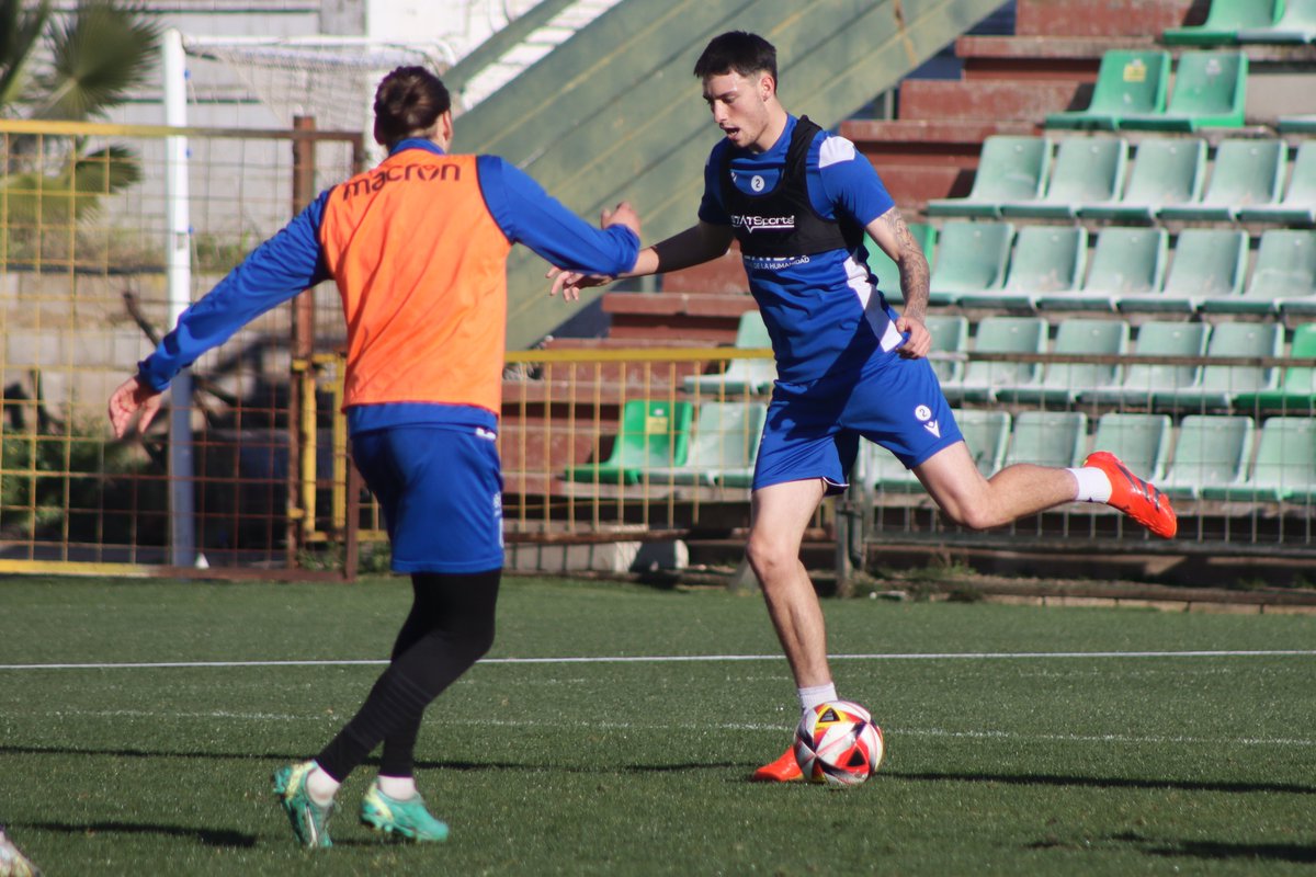 👋🏽 ¡Buenos días, romanos!

⚽️ ¡Vamos a por el jueves! ¡Vamos a por un entrenamiento más! 💪🏽

#FelizJueves