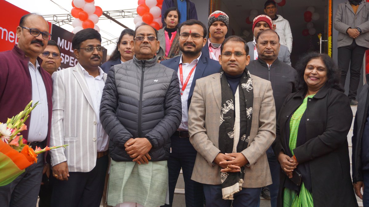 hsldiagnostics's tweet photo. Hey Jaunpur, Medanta Labs swung open its doors in your city, bringing a bunch of top-notch diagnostic services our way! 

People from all around Jaunpur flocked in to check out the scene and get tested with the top-notch facilities Medanta Labs is dishing out! https://t.co/P0natFbFVc