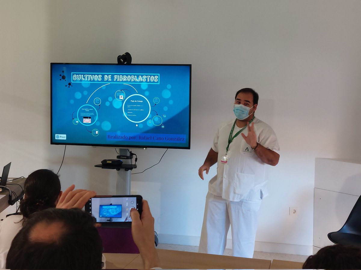 Sesión sobre #cultivos celulares en el <a href="/TorrecardenasHU/">Hospital Universitario Torrecárdenas</a> en colaboración con <a href="/FIBAO/">Fibao</a> y la <a href="/UIB_HUTorrecard/">Unidad Investigación Biomédica HU Torrecárdenas</a>. #biobanco #laboratorio 
Orgullosos de difundir el conocimiento y la investigación.