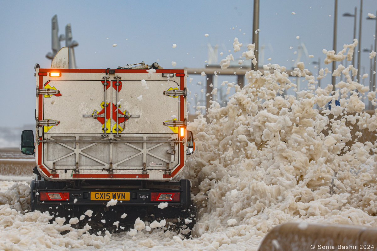 Sea foam in Cleveleys 💨🌊🫧
#StormJocelyn #StormIsha #StormHour