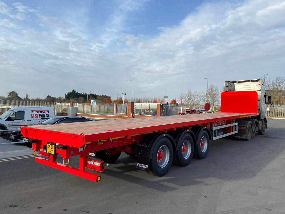 DennisonTrailer's tweet photo. Platform trailer spotted leaving the yard in Naas.
#WereRightBehindYou #PlatformTrailer https://t.co/2TM3JhkitC