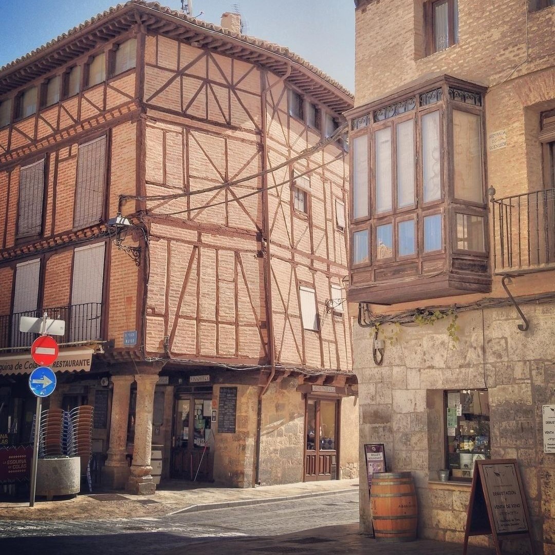 Gastronomía, cultura, arte y parajes increíbles, todo esto y mucho más en Toro 😍 Un lugar donde la historia se hace presente en cada uno de sus bellísimos rincones 💛 📸 Muchísimas gracias a @jcarlosisla (Instagram) por las increíbles imágenes 😍 #toroinfinito #toromagico