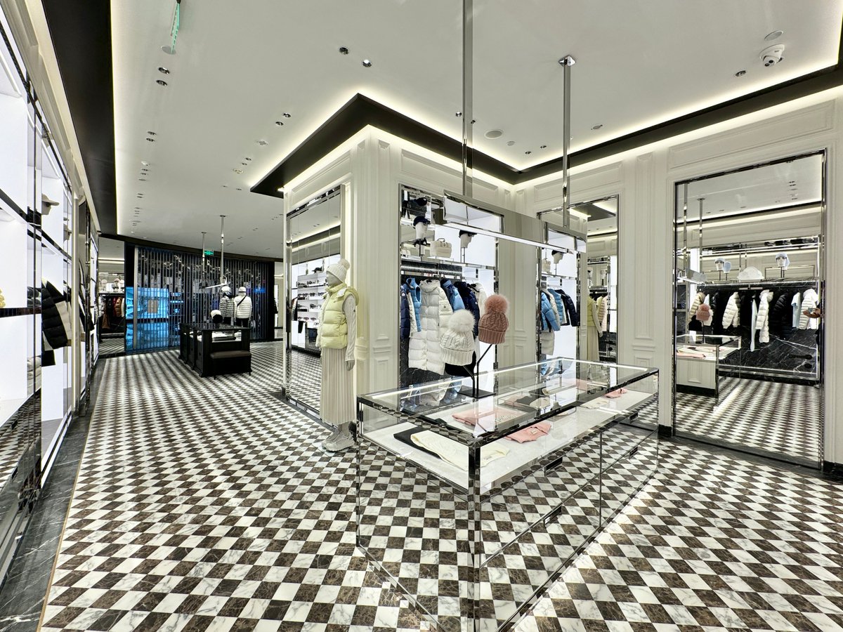 DesignBaseline's tweet photo. Moncler sparks travel excitement with a new boutique at Guangzhou Airport! Our team conducted a meticulous #lightingstudy &amp; precise focusing, entrusted by Area-17 &amp; #Moncler. Our collaborative efforts resulted in a visually stunning #retailproject that exudes Moncler's essence. https://t.co/V2OrW1lNZe