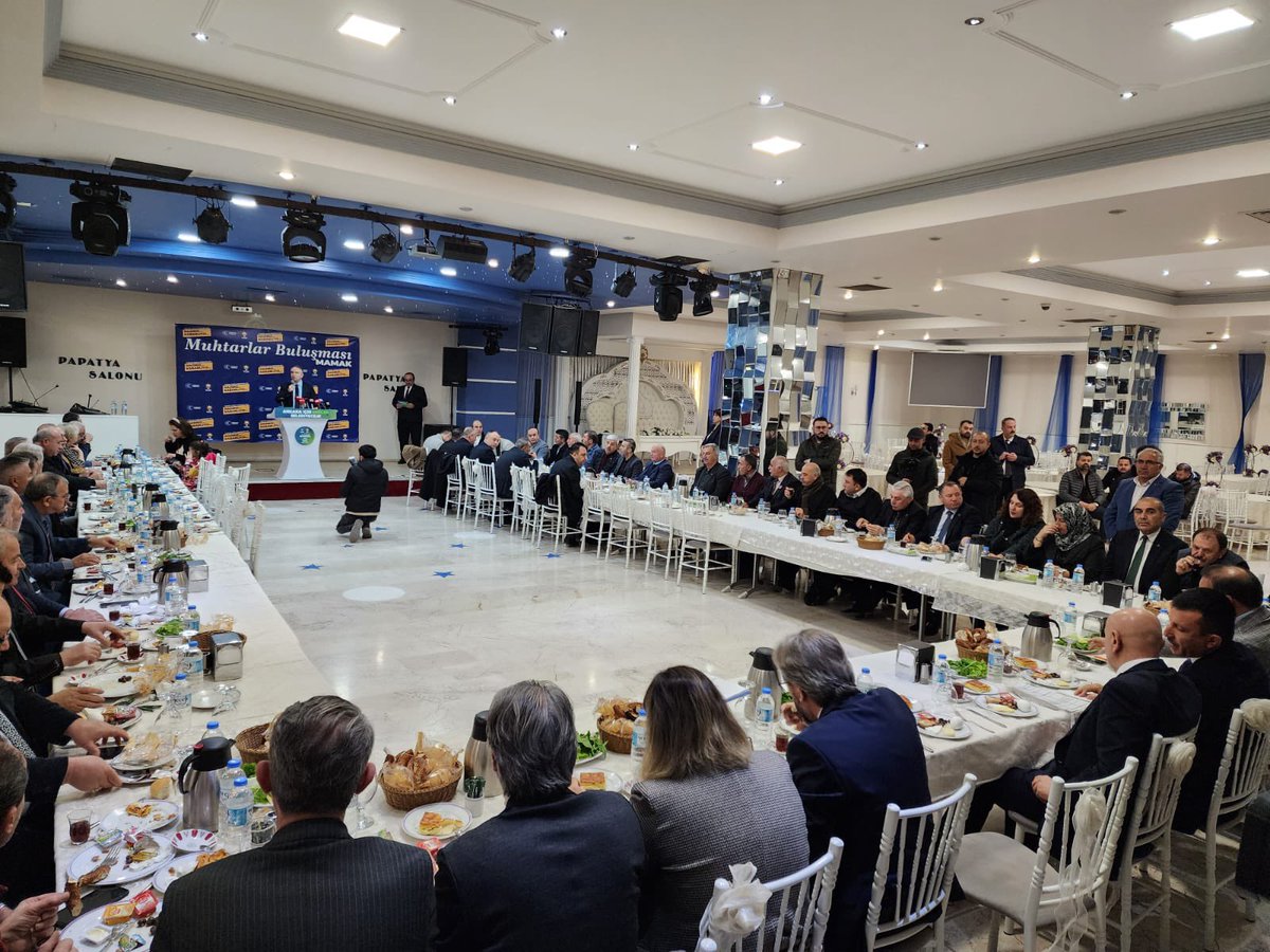 Muhtarlar, mahallelerimiz için özveriyle çalışan, yerel yönetimlerin halka hizmetteki ilk yüzüdür. Hemşehrilerimizin talep ve beklentileri; yarınların inşasında bizim politikamızı belirleyen ana faktörlerdendir. 

Biz daima; milletimize emek veren, alınteri dökenlerle