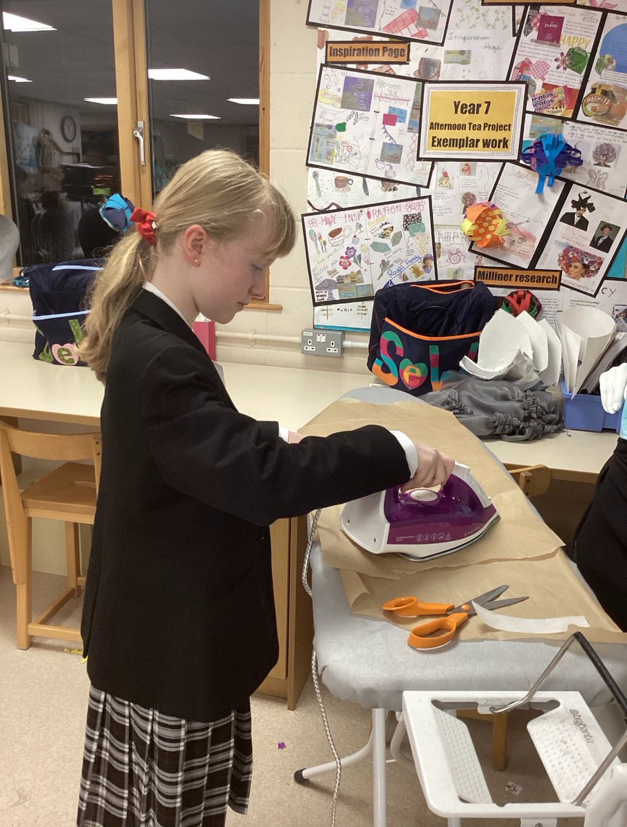 PipersArts's tweet image. Year 7 have made a great start to their mini- quilts in Fashion &amp;amp; Textiles club. #PipersYear7 #PipersSenior