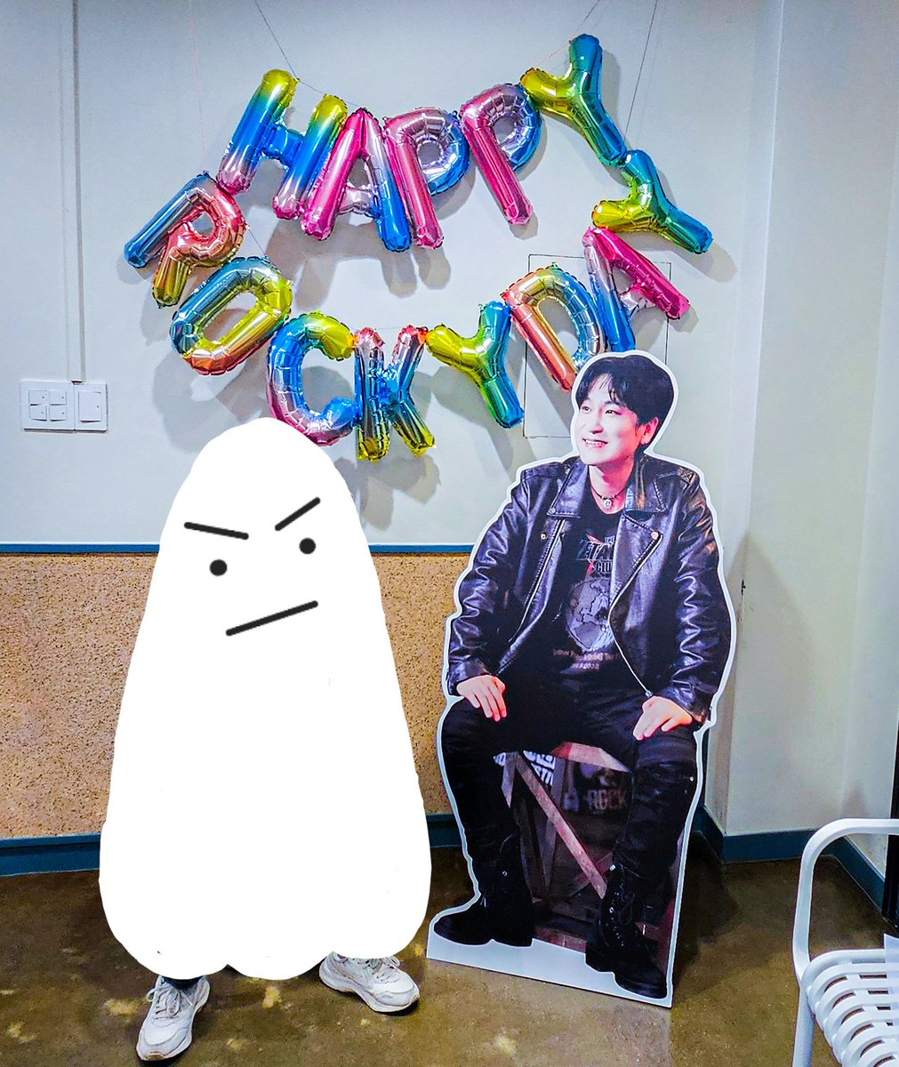𝐃-𝐃𝐀𝐘
𝐇𝐀𝐏𝐏𝐘 𝐑𝐎𝐂𝐊𝐘 𝐃𝐀𝐘
해피롸키데이❗️ 여우생일카페 잘 즐기고 계신가요❓️포토스팟을 즐겨주세요 📸

📎#곽동현_생일이라고_말해 
해시태그와 함께 sns(인스타,트위터)에 후기를 남겨주시면 추첨을 통해 소정의 선물을 보내드립니다🤗

#HAPPY_ROCKY_DAY
#HAPPY_DONGHYUN_DAY