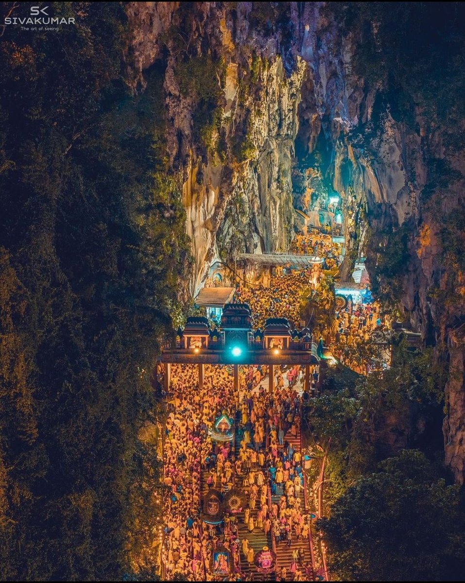 Thaipusam 2024 Vibes at #BatuCaves, Malaysia.
Blessed to witness the wonder of Murugan at Batu Malai. 

#Thaipusam2024

Picture by: Sivakumar