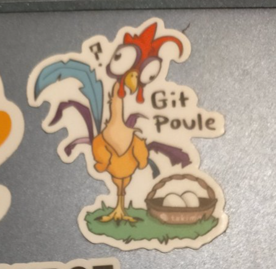toti_lisa's tweet photo. J'en appelle à la force de Twitter, est-ce qu'une personne a un exemplaire de ce sticker pour moi ? 🐔😁 #Git https://t.co/EpUfg5zs6B