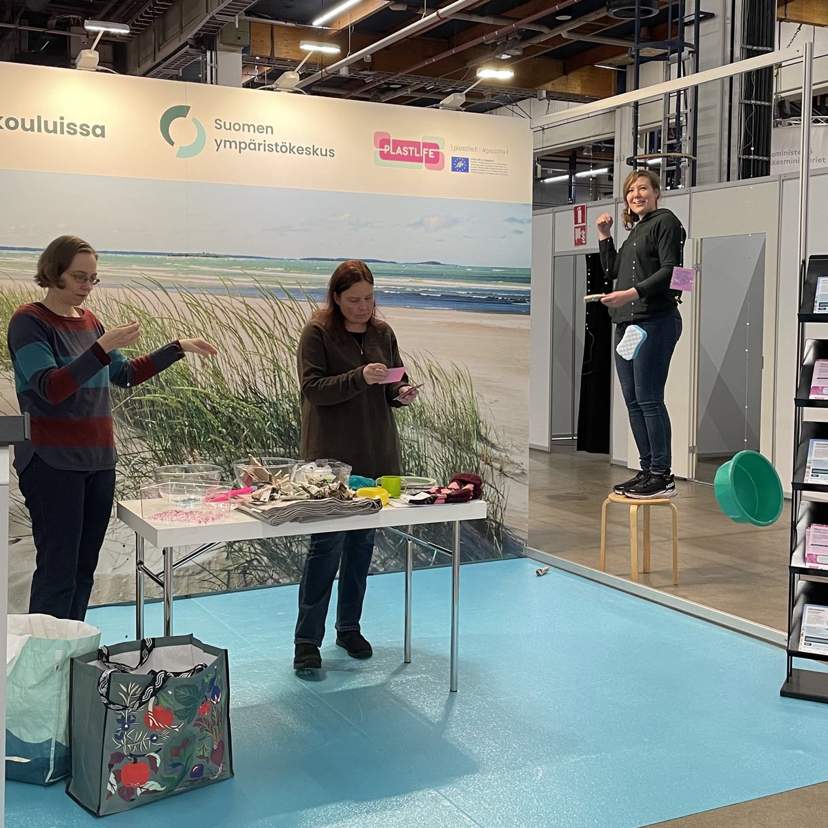 Hei opettaja! Rakennamme parhaillaan osastoa #Educa2024-messuille ✨

Tule tutustumaan siihen, miten lapset ja nuoret voidaan ottaa mukaan tieteentekoon. Saat mukaasi helpot ohjeet ja voit osallistua tutkimusvälinepaketin arvontaan! 

Nähdään <a href="/SYKEinfo/">Suomen ympäristökeskus</a>’n osastolla 6m30!