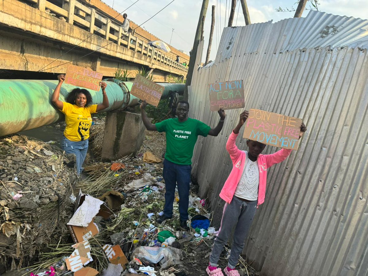 @DMugalizi 
Girls on the front line raising awareness to end plastic pollution 
#plasticrecycling #recycling #recycle #plastic #sustainability #plasticwaste #plasticpollution #circulareconomy #ecofriendly #plasticfree #environment #recycledplastic #zerowaste