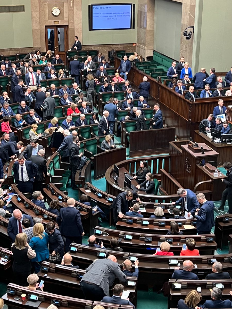 Szacunek dla wyborców: Pos Hartwich przedstawia projekt obywatelski w sprawie osób niepełnosprawnych.PiS od razu wychodzi….