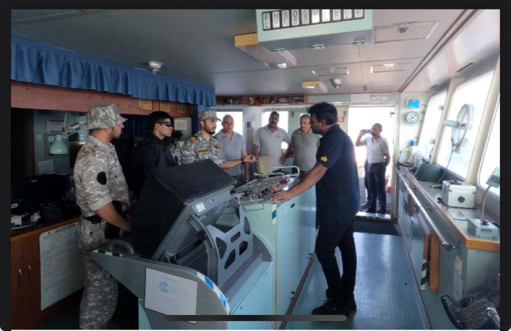 #IndianNavy's Explosive Ordnance Disposal Team onboard the Offshore Patrol Vessel #INSSunayna, embarked MV #GencoPicardy, off Kochi, #24Jan 24.
The EOD team undertook a thorough examination of the damaged area & rendered the MV safe for port entry.
#IndianNavy remains committed