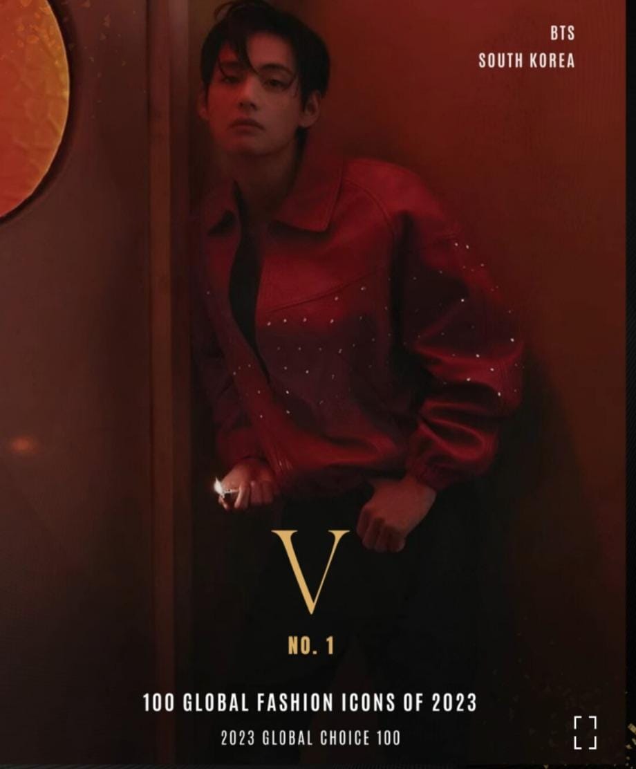 Taehyung_Spain's tweet photo. [INFO] #Taehyung ha sido seleccionado como el "Icono global de la moda del año 2023" por Global Choice.

¡N.° 1 entre 100 íconos de la moda mundial de 2023!

El mundo de la moda a tus pies, Felicidades a nuestro modelo favorito 🐻✨

#GLOBALFASHIONICONV
FELICIDADES TAEHYUNG

#BTSV #V #뷔 #방탄소년단뷔 #태형 #Taehyung