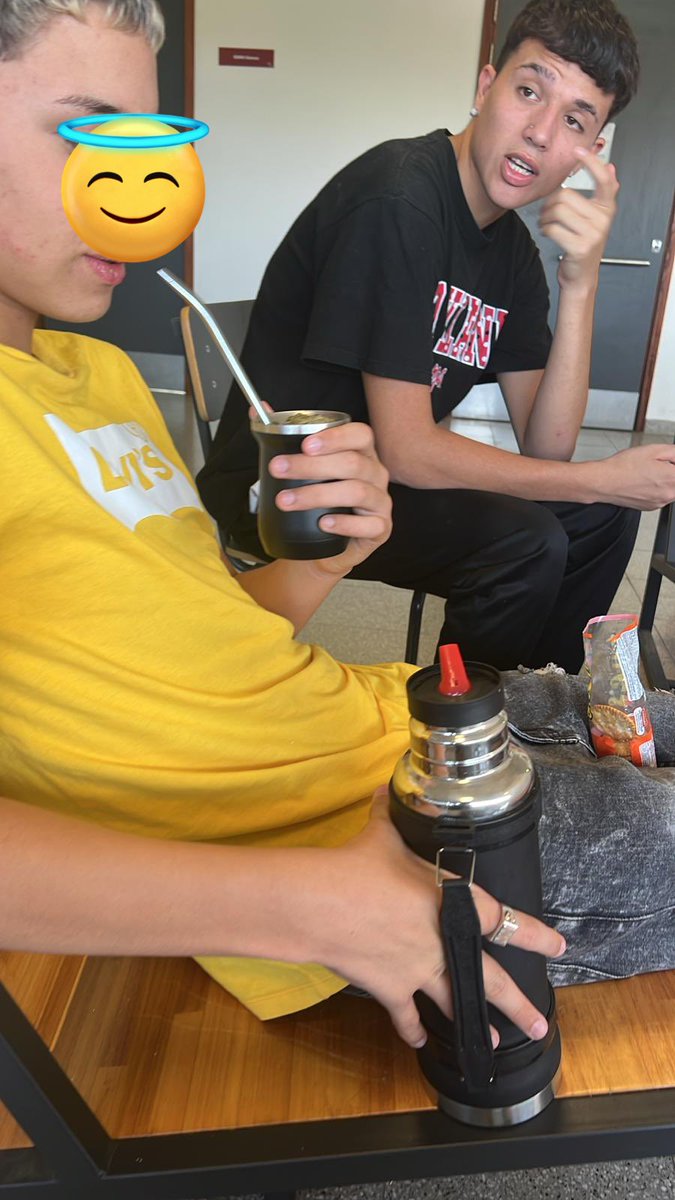 A que vas al liceo?
Yo: