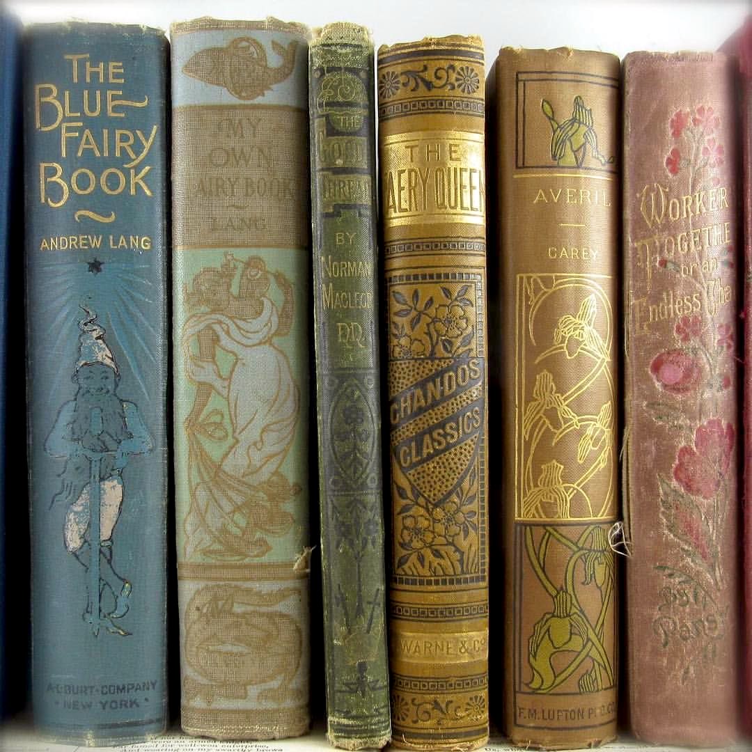 beautiful clothbound books 💭