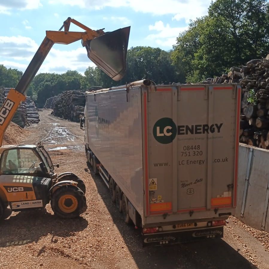 With over 16 years’ experience in delivering wood chip our drivers are of the most experienced in the UK &amp; our friendly operations team can advise on the most suitable delivery vehicle for sites &amp; storage facilities.

LCEnergy.co.uk/wood-chip/ 

#Energy #Renewables #Biomass