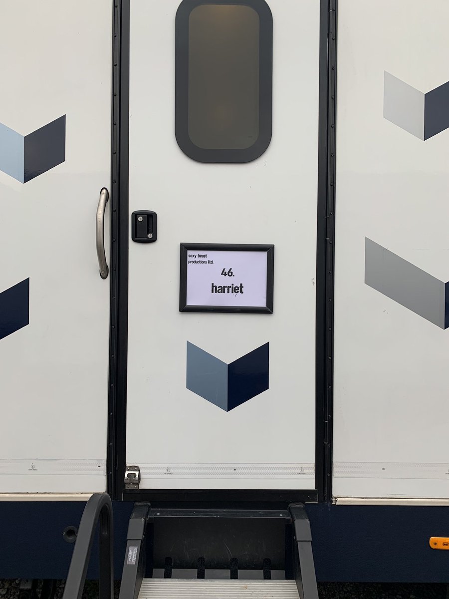 Sexy Beast is out!! Go check it out on <a href="/ParamountPlusUK/">Paramount+ UK & Ireland</a>, it’s a fab show and I make a very small appearance in episode 2 👀 such a joy working on this project and a huge thanks to <a href="/FreckCasting/">Rachel Freck Casting CDG</a> and @McCasting for casting me!