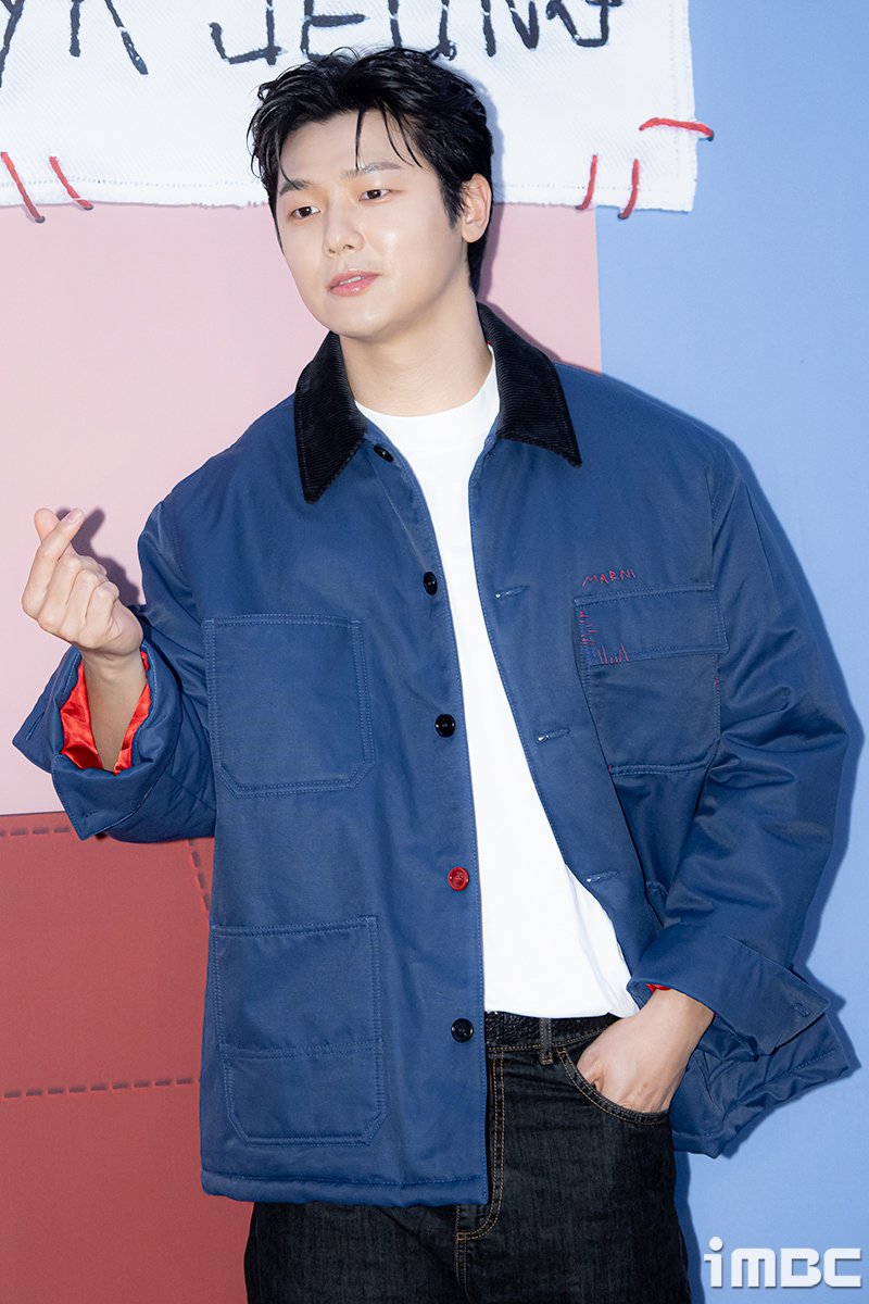 imbcenews's tweet photo. 강민혁, 시크 하트 #씨엔블루 #CNBLUE #강민혁 #KANGMINHYUK [iMBC 직찍]

⬇고화질 Click Plz⬇
https://t.co/sry58aElYY https://t.co/VdNiHvWj6a