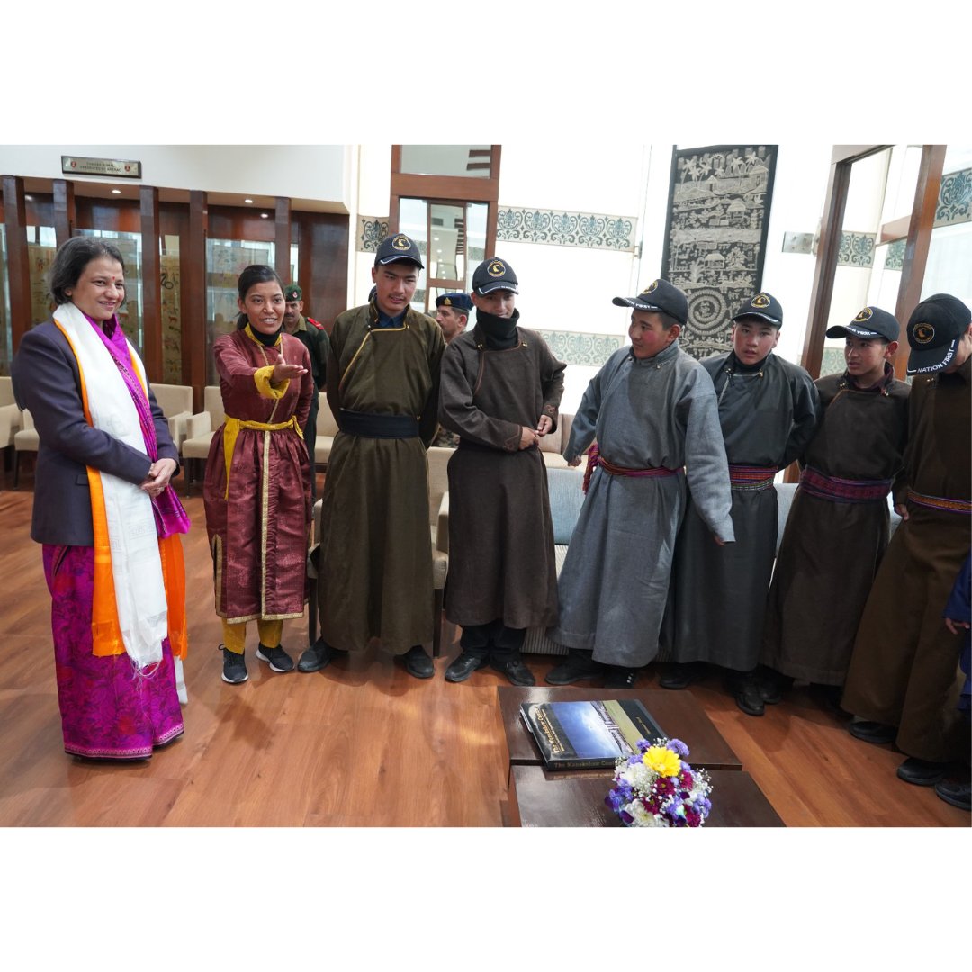 OfficialAwwa's tweet photo. Mrs Archana Pande President #AWWA interacted with these young minds and wished them good luck in all their future endeavors. 
@firefurecorps_IA
@lg_ladakh
@leh_aps 
#AWWA https://t.co/aSSTIQedHp