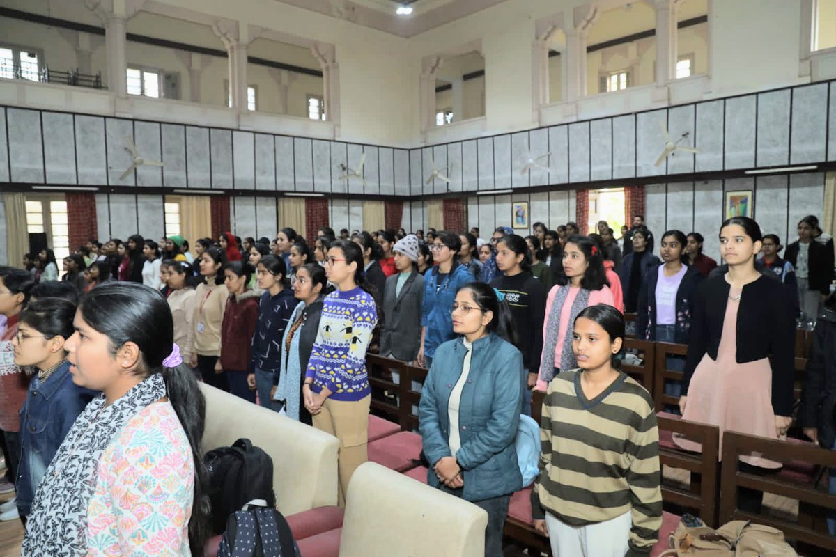 vishalparthbjp's tweet image. नमो नवमतदाता सम्मेलन के तहत आज महारानी कॉलेज जयपुर में बतौर अतिथि मौजूद रहा, इस दौरान सैकड़ों नवमतदाता बहनों के साथ प्रधानमंत्री श्री @narendramodi जी  को वर्चुवल माध्यम से सुना...

#NaMoNavMatData 

#MeraPehlaVoteModiKo