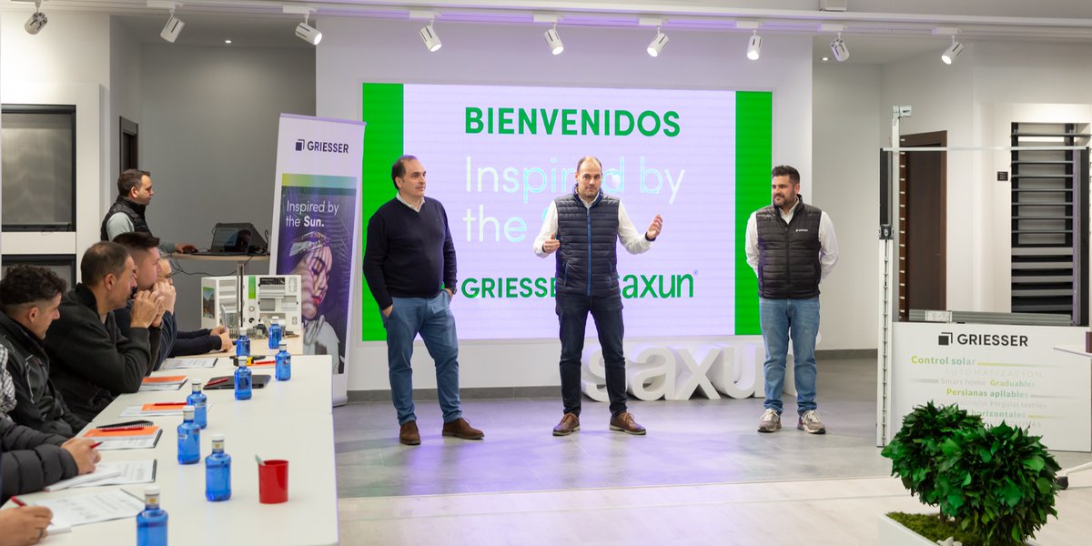 Saxun_Solar's tweet image. Formadores de nuestro partner Griesser, junto con los que comercializamos las Persianas regulables, han ofrecido una jornada de formación a nuestros clientes de Murcia, Alicante y Valencia.
La solución de Protección Solar para disfrutar de la luz y regular el calor.
#controlsolar