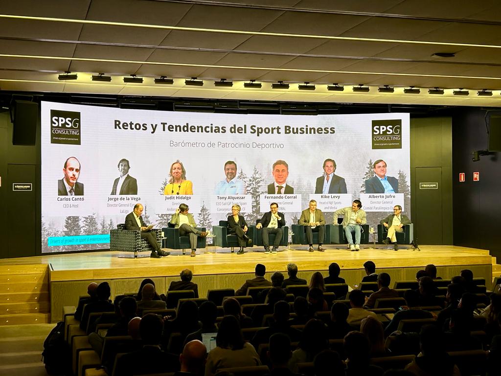 A continuación tendrá lugar la mesa redonda, en la que nos acompañarán:

🔻Tony Alquezar (<a href="/tonyalquezar/">Tony Alquezar</a>), CEO de Sail GP Team Spain (<a href="/SailGPESP/">Spain SailGP Team</a>), y consejero del Córdoba CF (<a href="/CordobaCF_ofi/">Córdoba CF</a>)
🔻Fernando Corral, secretario general de ASOBAL (<a href="/ASOBAL/">ASOBAL</a>)
🔻Judit Hidalgo, directora de